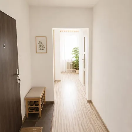 Rodinný 3i Apartmán, 75m2, 4x Balkón, Free Parking Besztercebánya
