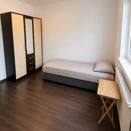 Apartman Rodinný 3i Apartmán, 75m2, 4x Balkón, Free Parking Besztercebánya